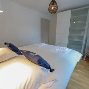https://le-romain-1-bedroom-with-private-garage.hotels-rhonealpes.com