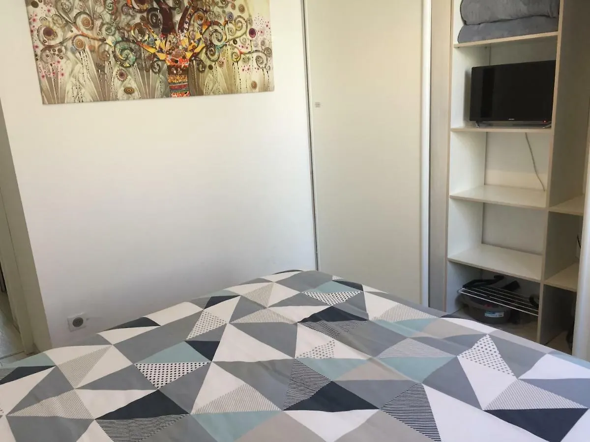 Lot Of Bed Apartment Cahors France